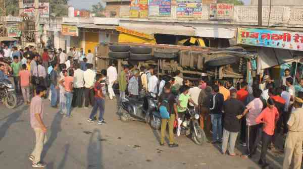 sikar truck accident