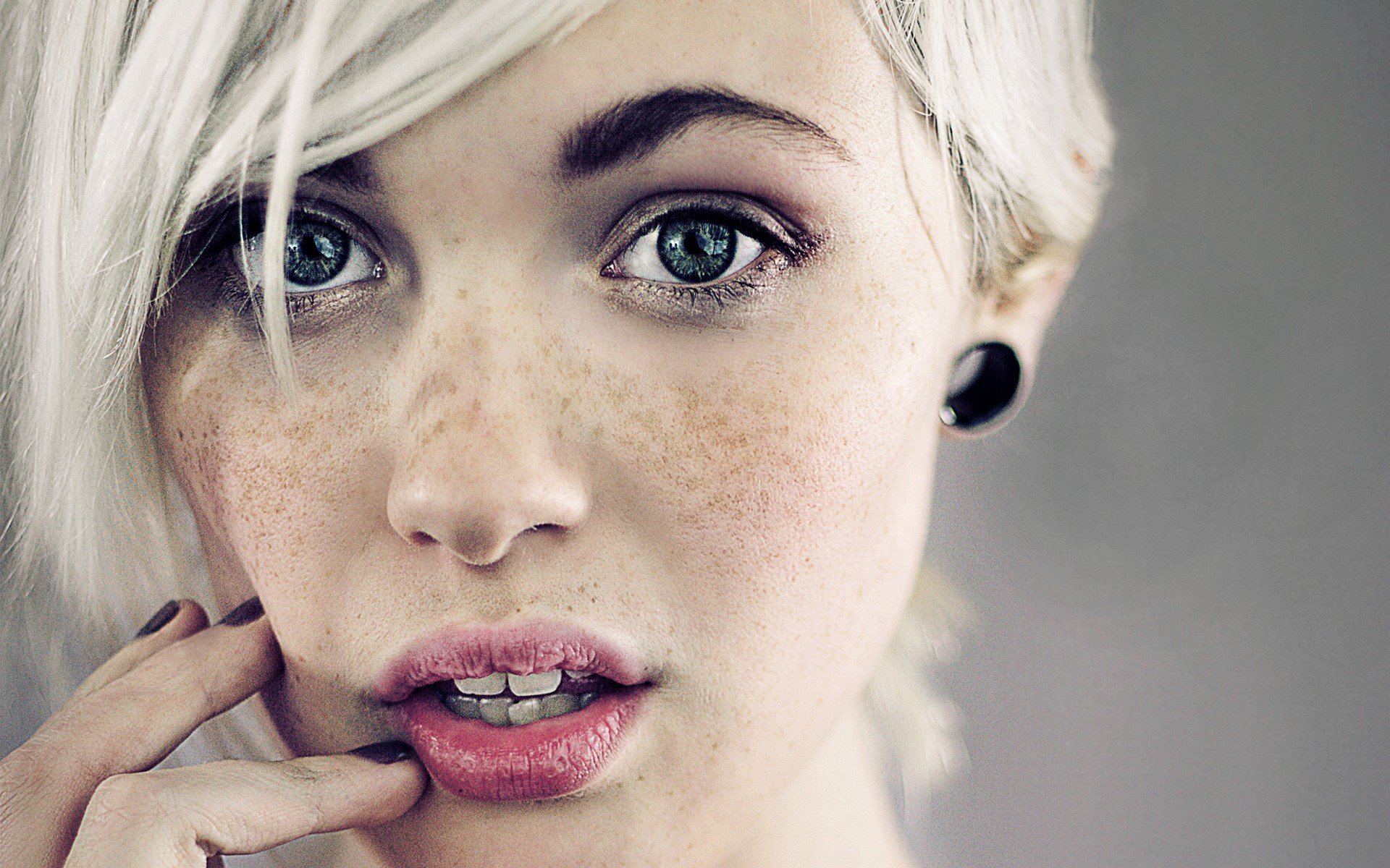know-about-freckle-on-womens-face