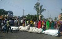 young man found dead in katni bypass road jaam,Young Man Found Dead ,Young Man Found Dead in Katni ,Young Man Found Dead in Bypass Road ,Auto Driver Found in Dead ,Driver Found Dead in Road,Young Man Found Dead in Forest ,Deabudy Found in Bypass ,Dead body Found in Jungle ,Crime,Crime in Katni ,Crime with Young Man ,Young Man Murder ,Young Man Murder in Katni Auto Driver Murder, Auto Driver Murder in Katni, Murder, Murder in Katni, Katni Police, Police of MP, MP Police , Crime Against Woman, People Protest in Katni Offer Found, Young Man Dad Body, Road Jam in Katni, People Protest and Road Jam,Young Man Murder in Katni,Auto Driver Murder,Auto Driver Murder in Katni ,Murder ,Murder in Katni ,Katni Police,Police of MP ,MP Police ,Crime Against Woman ,People Protest in Katni ,body Found ,Young Man Dead Body ,Road Jaam in Katni ,People Protest and Road Jam,attempt murder,Attempt Murder case,attempt murder news sagar,