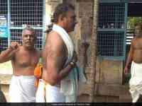 before India new Zealand last match dhawan and shastri went to temple