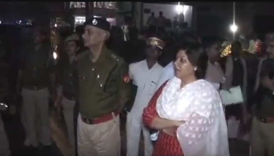 DM Shubhra Sacena flag march in Hardoi UP Hindi News