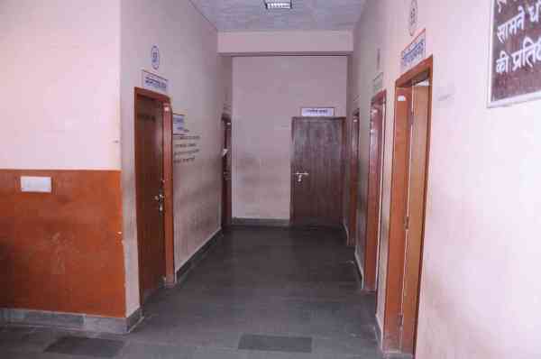 Look at the pictures what happened that went empty JLN Hospital