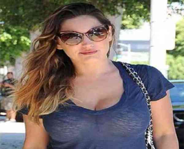 Kelly Brook