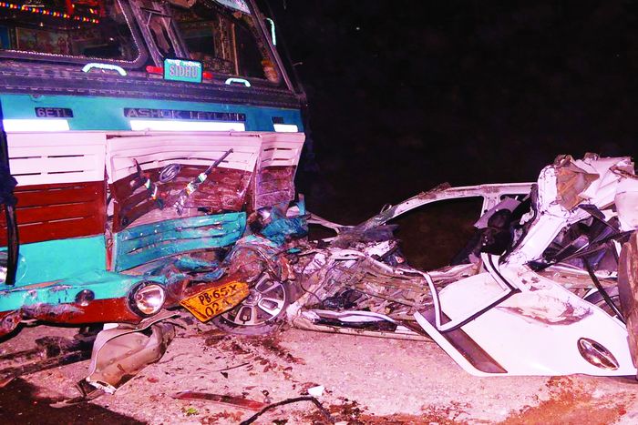 10 passengers die in bus-truck collision