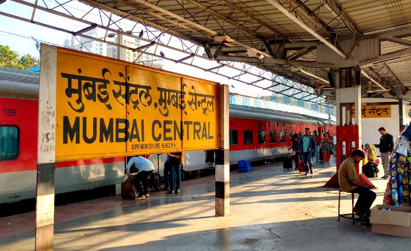 mumbai to varanasi mumbai to gorakhpur trains time table schedule