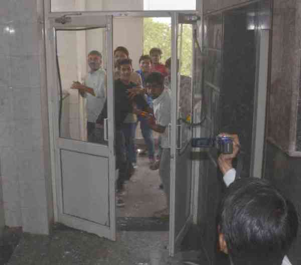 तोडफ़ोड़