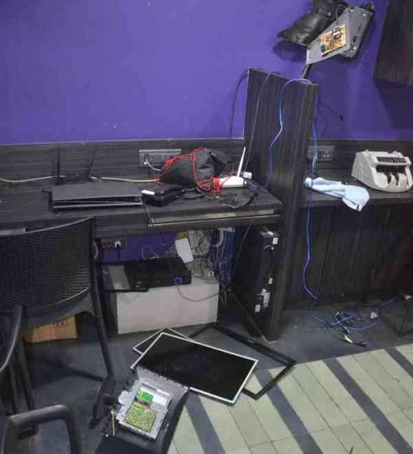 तोडफ़ोड़