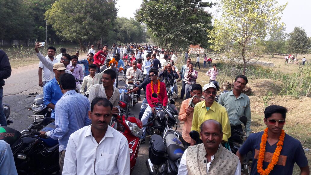 एक साथ एक संगठन में पिरोने के लिए पिछड़ा वर्ग ने निकाली मोटरसाइकिल रैली