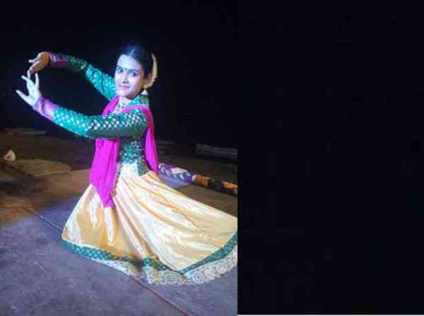 घाट संध्या के 289 वे दिन हुई कथक की प्रस्तुति