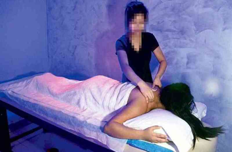 spa center agra police up police sex racket