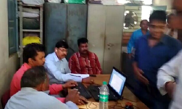 Lokayukta trap janpad clerk accepting 5 thousands bribe in panna
