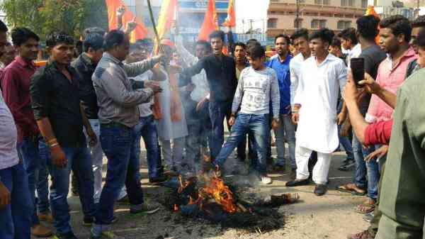 theater will burn if will run padmavati