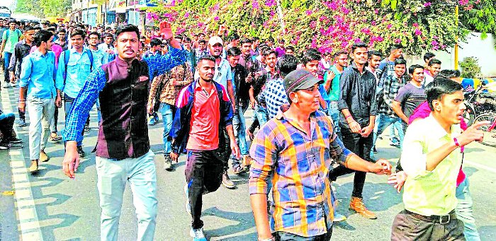BN college student protest for ban patmavati movie udaipur