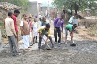 सीसी सडक़ निर्माण