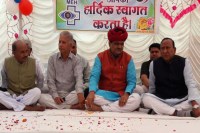 भाजपा कार्यकत्ताओं से चर्चा 