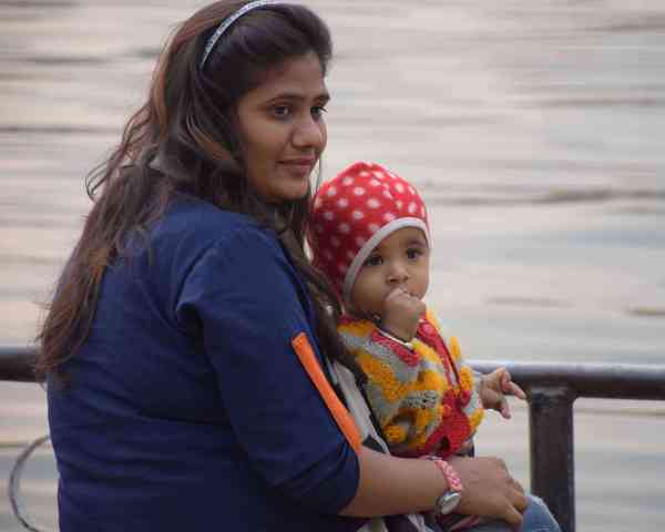 tourists at fatehsagar