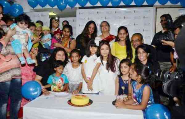 Photos: फोटोग्राफर्स ने की ऐसी हरकत, हॉस्पिटल से रोते हुए बाहर निकलीं ऐश्वर्या रॉय