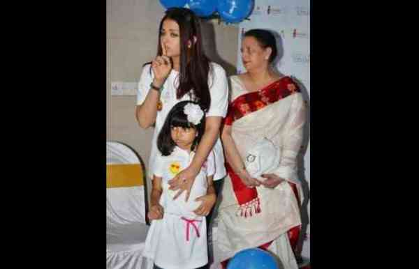 Photos: फोटोग्राफर्स ने की ऐसी हरकत, हॉस्पिटल से रोते हुए बाहर निकलीं ऐश्वर्या रॉय