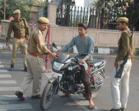 Blockade, kota police, Police investigation, Police department, Theft, Thief, Team formed, Police inquiry, Claim, Superintendent of police, Police teams, Crime, Kota, Kota Patrika, Kota Patrika News, Rajasthan Patrika