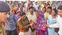 Chain snatching with four women of the female thief gang in khandwa