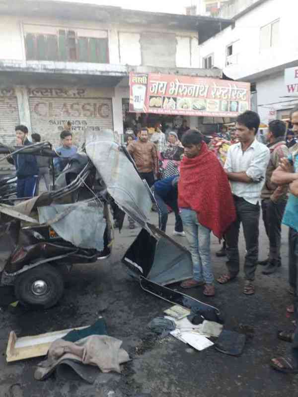 school auto and bus accident images udaipur