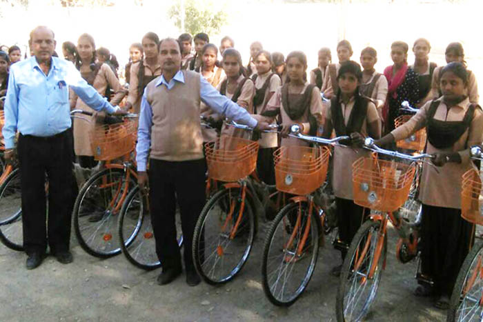 साइकिल वितरित