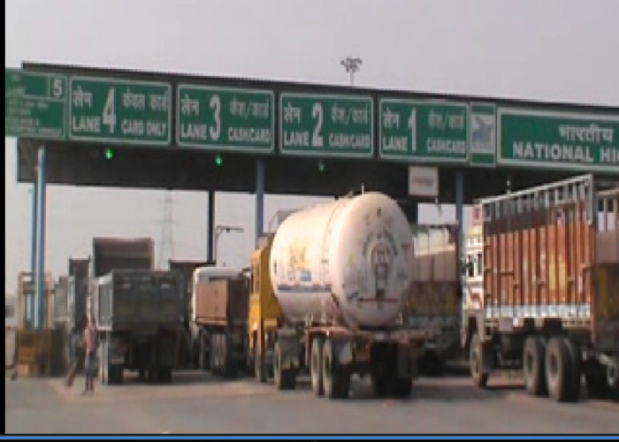 BJP leaders misbehave on Toll