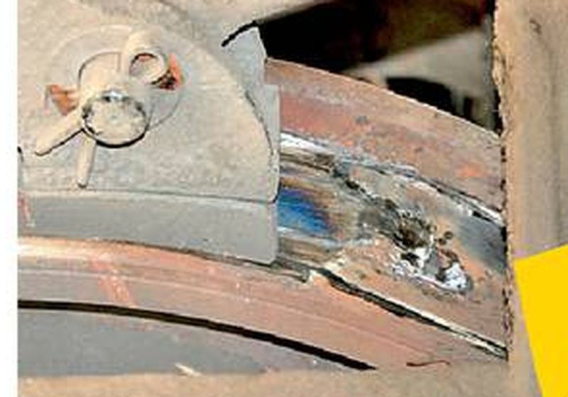 Wheel broken train cruising at 120 kmph Accident averted in khandwa