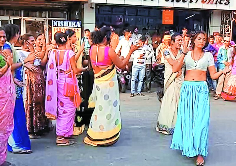 Kinnar demanded euthanasia clashes in front of police station