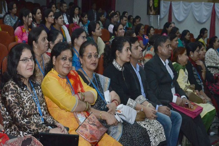 Artificial Fecundation in India, Working Women are Growing in Craze of artificial fecundation, IVF In Rajasthan, Rajasthan Gynecologist Society, New Medical College Kota, Department of Women and Obstetrics New Medical College Kota, Rajasthan Patrika, Kota Patrika