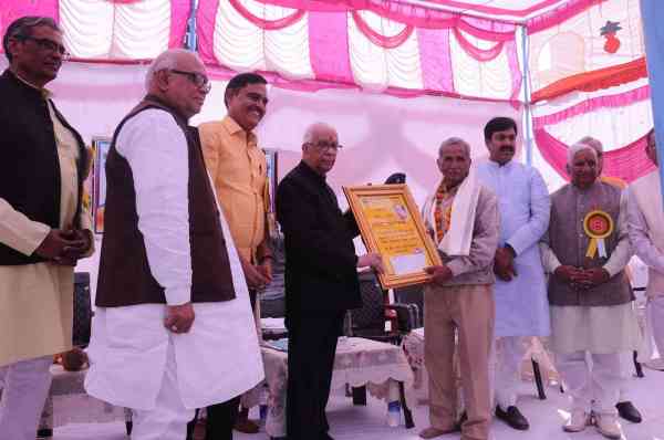 Shreechhoti Khatu Hindi Library Organized literature honors ceremony