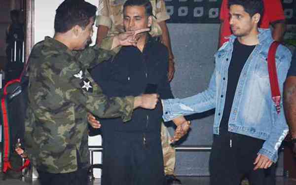 IFFI 2017 के आखिरी दिन सलमान अक्षय सहित उमड़ा बॅालीवुड के सुपरस्टार्स का मेला, देखें तस्वीरें