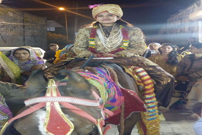 special wedding in rajasthan,special wedding in baran,bride on horse in baran,beti bachao beti padao abiyan in rajasthan,save girls campaigh in rajasthan,beti bachao beti padao in baran,innovation for beti bachao in rajasthan,rudiya todati betiya,rajasthan patrika,baran patrika,latest news in baran,