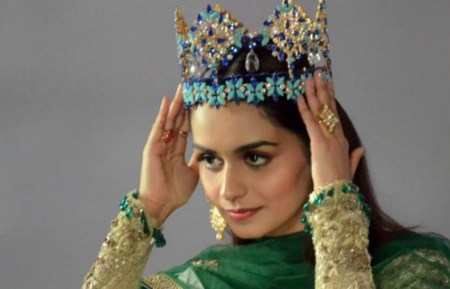 Manushi_Chhillar