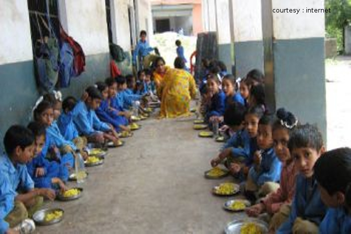 mid day meal distribution in jodhpur