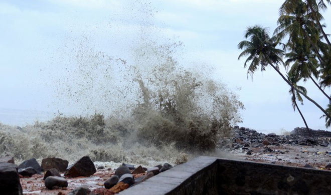 Cyclone Ockhi, Cyclone Ockhi Maharashtra,Mumbai Cyclone warning,Weather today,Gujarat Cyclone warning,Cyclone in Gujarat,Cyclone Warning,Mumbai weather