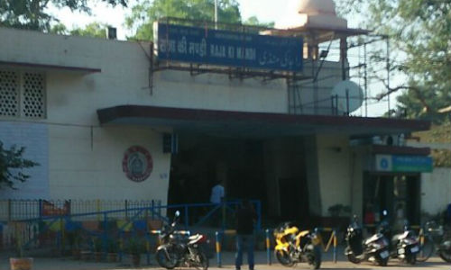 Raja Ki Mandi Railway Station 