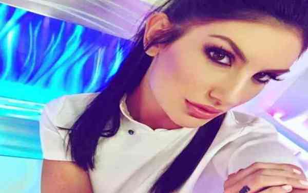 फेमस पॅार्न स्टार अगस्त की मौत की गुत्थी सुलझाना हुआ मुश्किल, क्या मौत के साथ ही दफ्न हो गया है राज...