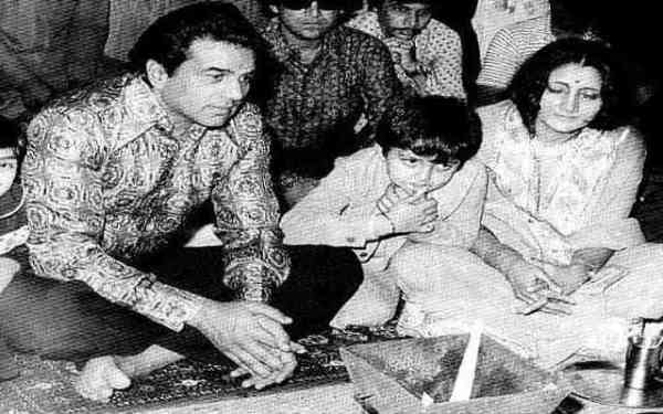 हेमा से शादी के बाद भी धर्मेंद्र की पहली पत्नी थी उनकी दिवानी, ये रहा सबूत...