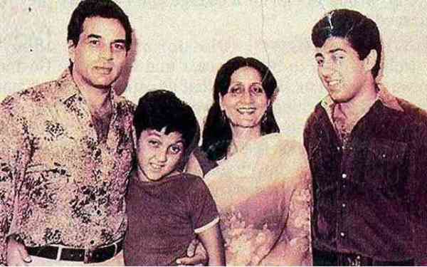 हेमा से शादी के बाद भी धर्मेंद्र की पहली पत्नी थी उनकी दिवानी, ये रहा सबूत...