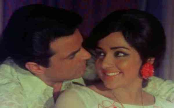 हेमा से शादी के बाद भी धर्मेंद्र की पहली पत्नी थी उनकी दिवानी, ये रहा सबूत...