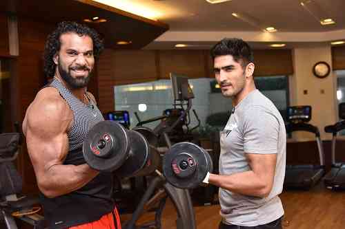 photo gallery: wwe superstar jinder mahal tour to India