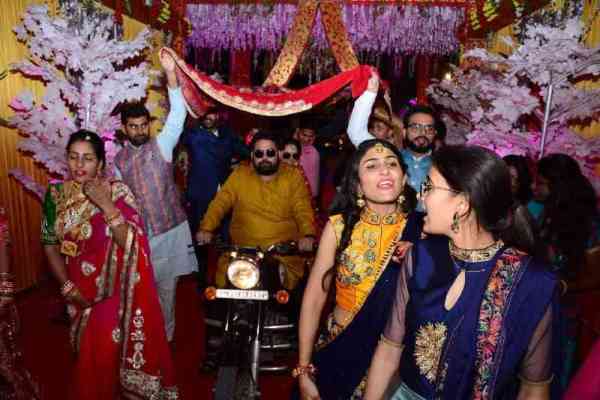 bride on bullet jhunjhunu