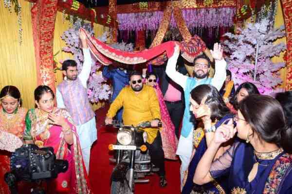 bride on bullet jhunjhunu