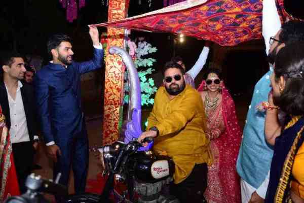 bride on bullet jhunjhunu