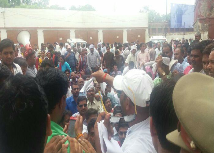 Shiksha mitra Mandey