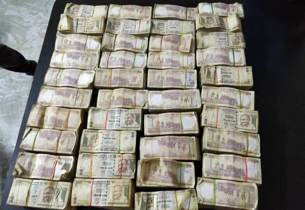 500 crores old notes seized in Bharuch