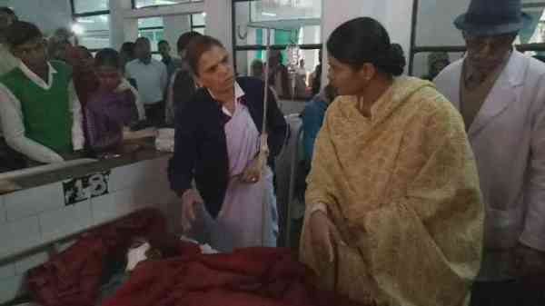 family member cry with anupria patel who visit hospital after accident
