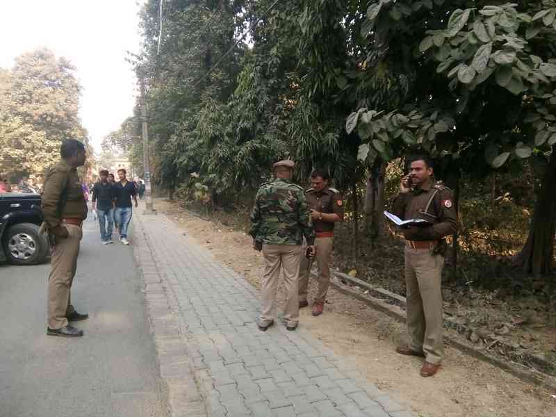 यूपी कालेज में छात्र गुटों में मारपीट