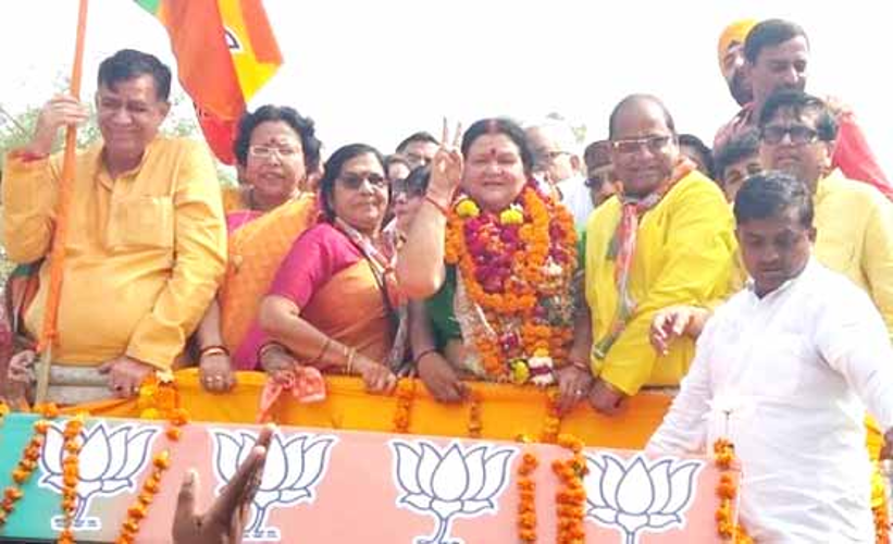 Pramila Pandey mayor and parshad oath in kanpur up hindi news